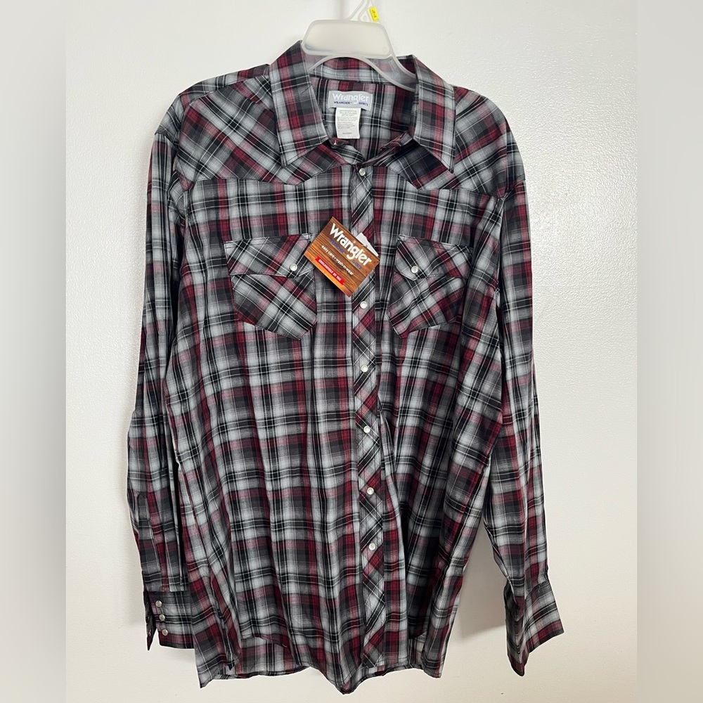 Men’s Wrangler Wracher pearl snap long sleeve shirt. Size 2XLT. NWT